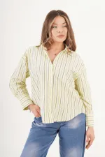 Chemise jaune rayée fendue dans le dos (vente en gros)