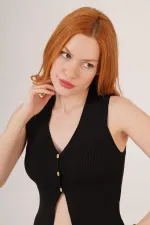 Chemisier noir en gros avec détails sans boutons de manchette