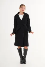 Manteau en cachemire noir avec ceinture et doublure en gros