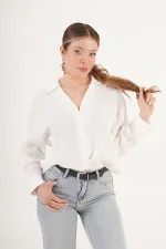 Chemise blanche drapée à col en V en gros