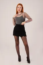 Mini-jupe noire en gros avec détail fendu