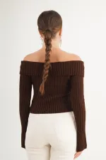 Blouse en tricot marron à col Madonna et fermeture éclair intégrale en gros