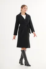 Manteau en cachemire noir avec ceinture et doublure en gros