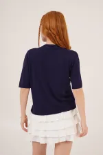 Chemisier en maille fine bleu marine à manches mi-longues et col rond en lycra