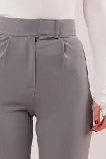 Pantalon gris en gros avec détails velcro