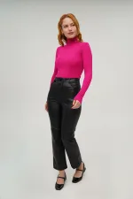 Pull en maille à col roulé côtelé fuchsia (vente en gros)