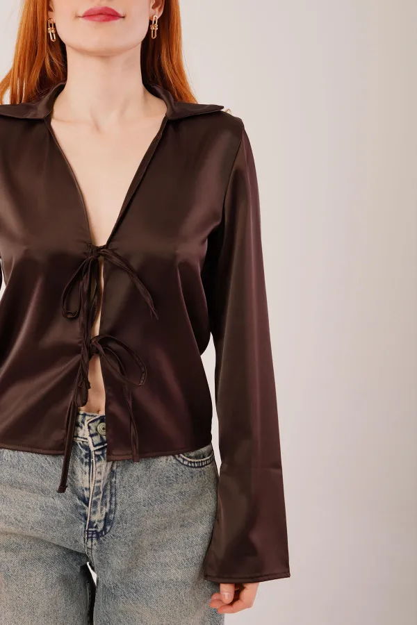 Önden Bağlama Detaylı Saten Toptan Kahverengi Bluz