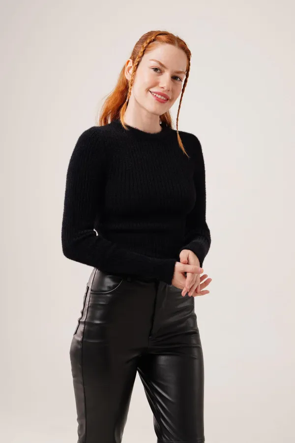 Bisiklet Yaka Yumoş Siyah Toptan Kazak