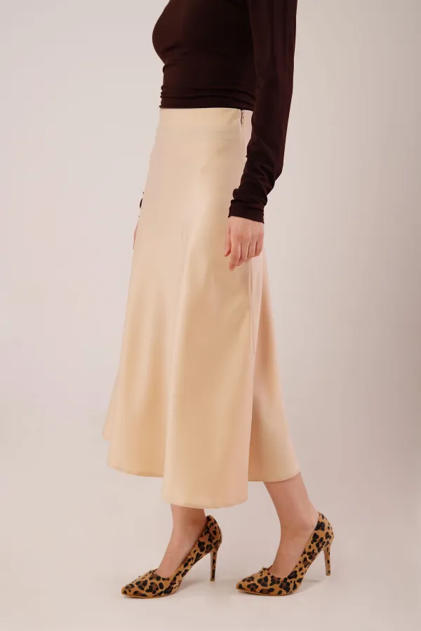 Jupe midi en satin crème à coupe cloche en gros