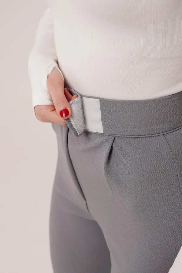 Pantalon gris en gros avec détails velcro