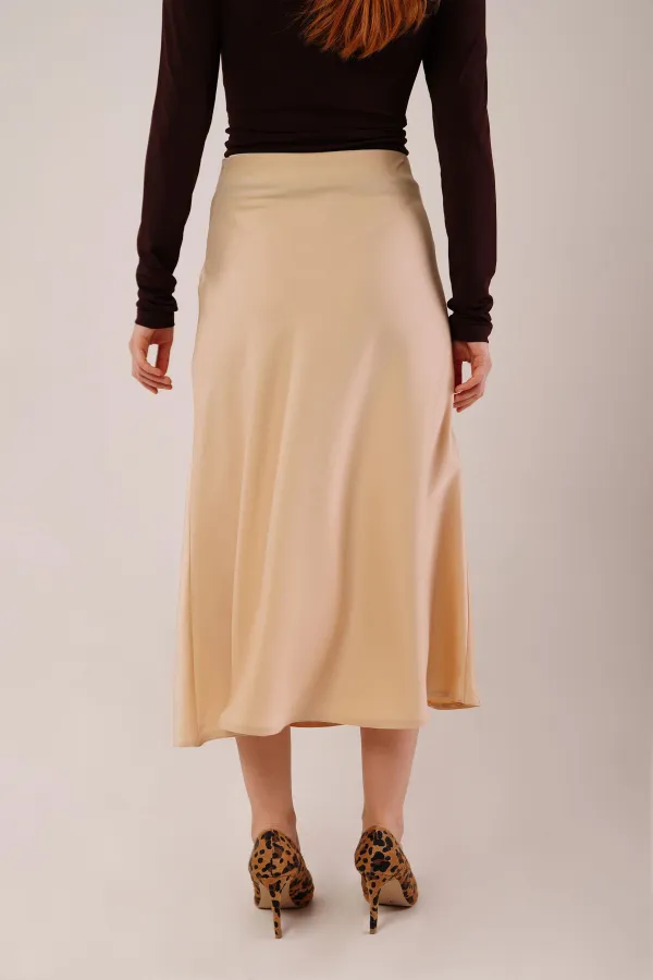 Jupe midi en satin crème à coupe cloche en gros