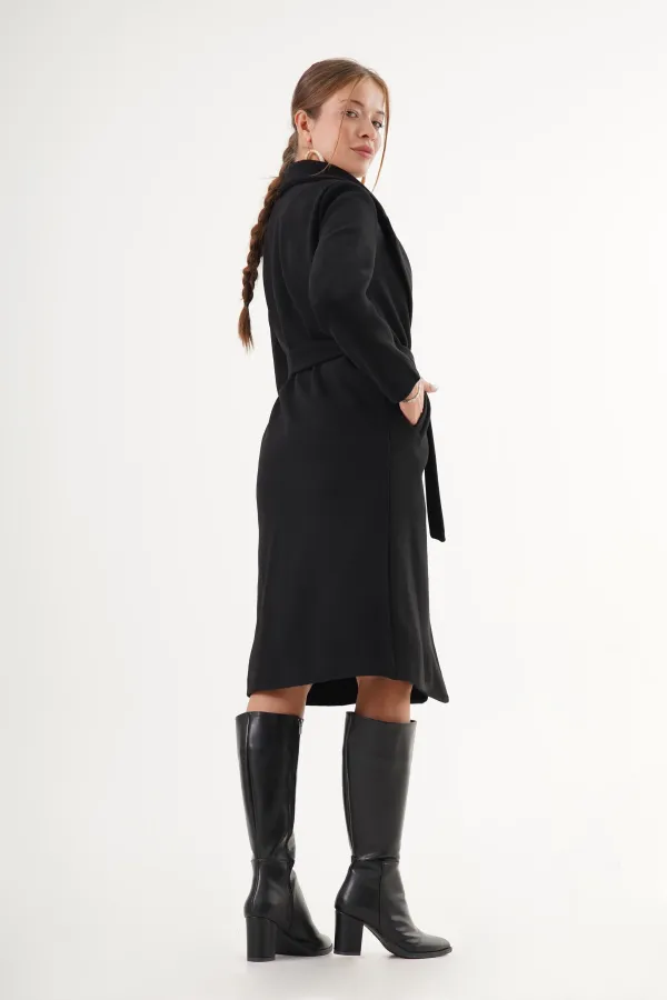 Manteau en cachemire noir avec ceinture et doublure en gros