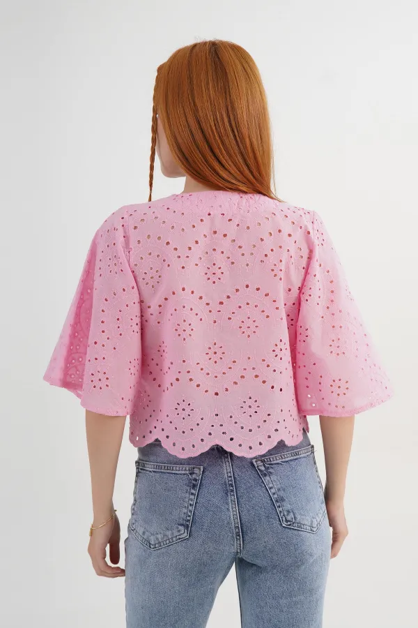 Önden Bağlamalı Delik Geçiş Detaylı Pembe Crop Toptan Gömlek