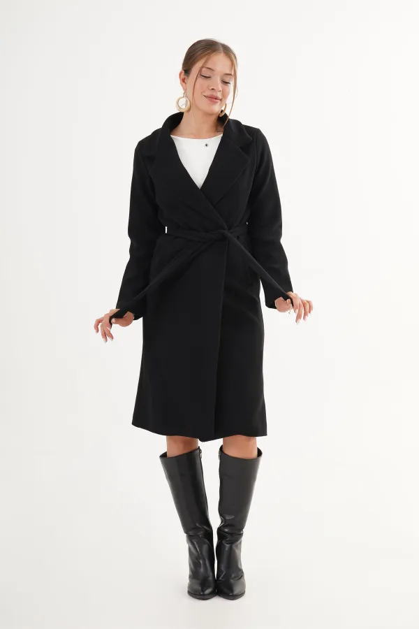 Manteau en cachemire noir avec ceinture et doublure en gros