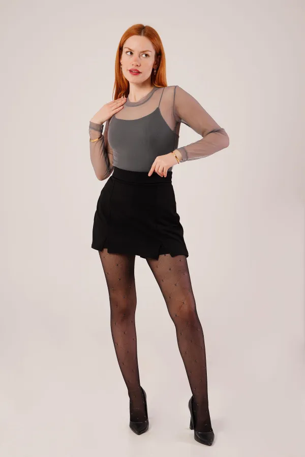 Mini-jupe noire en gros avec détail fendu