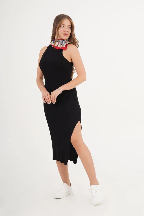 Robe en tricot noire saisonnière à col licou en gros