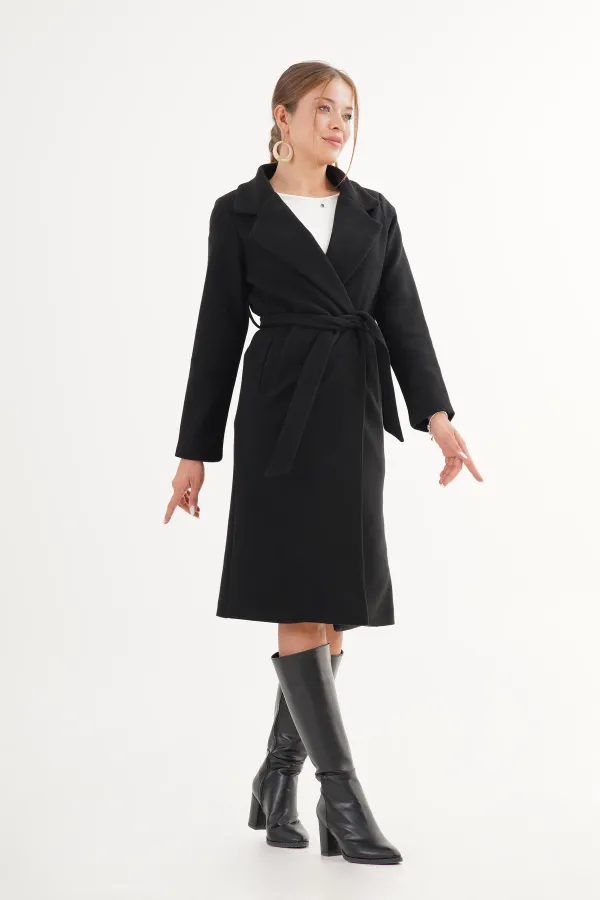 Manteau en cachemire noir avec ceinture et doublure en gros