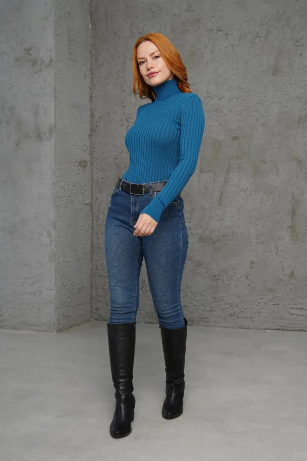 Pull en maille à col roulé et détails côtelés, en gros, pour les amateurs de pétrole