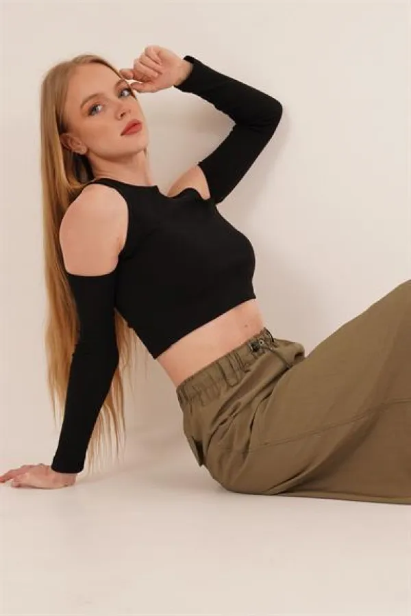 Omuz Detaylı Bisiklet Yaka Toptan Bluz Siyah