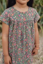 Robe fluide à motifs, 1 à 8 ans, verte