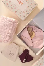Coffret cadeau standard pour bébé fille Cigit