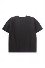 Découvrez le T-shirt imprimé noir pour enfants de 8 à 12 ans.