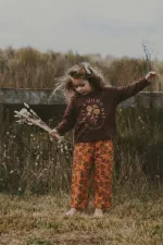 Long-sleeved patterned high-waisted trouser set for ages 2-8, brown.