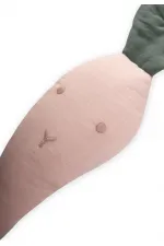 Hochet en mousseline en forme de carotte rose poudré