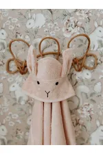 Serviette de bain bébé brodée à oreilles de lapin 75 x 75 cm rose poudré