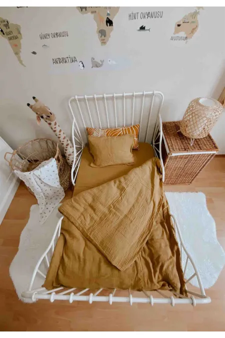 Parure de lit en mousseline avec pochette 100 x 135 cm +/- 3 cm, drap-housse 120 x 150 cm, taie d'oreiller 35 x 45 cm, jaune moutarde