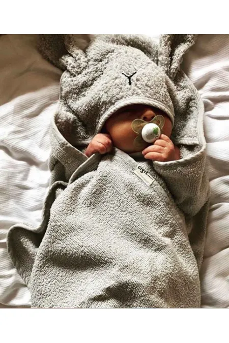 Serviette de bain bébé brodée à oreilles de lapin 75 x 75 cm grise