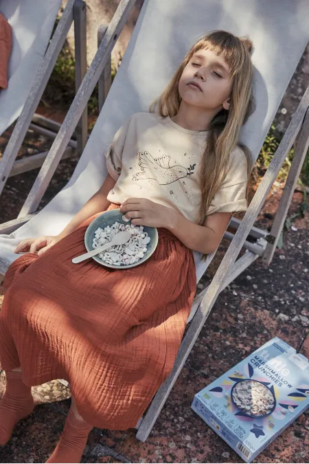 Ensemble jupe et jupe en mousseline beige à imprimé oiseaux et détails en pierre, pour enfants de 2 à 8 ans.