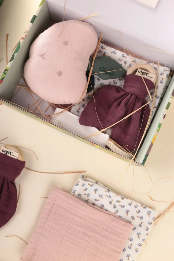 Cigit Kız Bebek Hediye Kutusu Standart