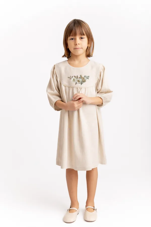 Robe en lin brodé à ourlet effiloché pour enfants de 2 à 7 ans, couleur naturelle
