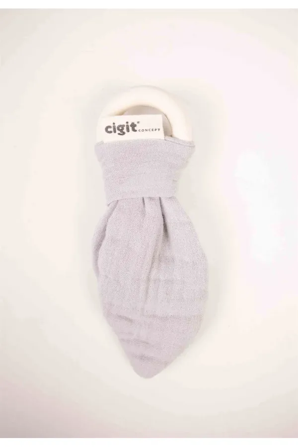 Wooden muslin fabric teething ring, grey.