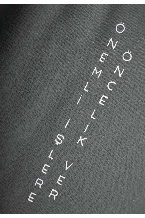 Sloganlı Uzun Kollu T-Shirt 2-10 Yaş Haki Yeşil