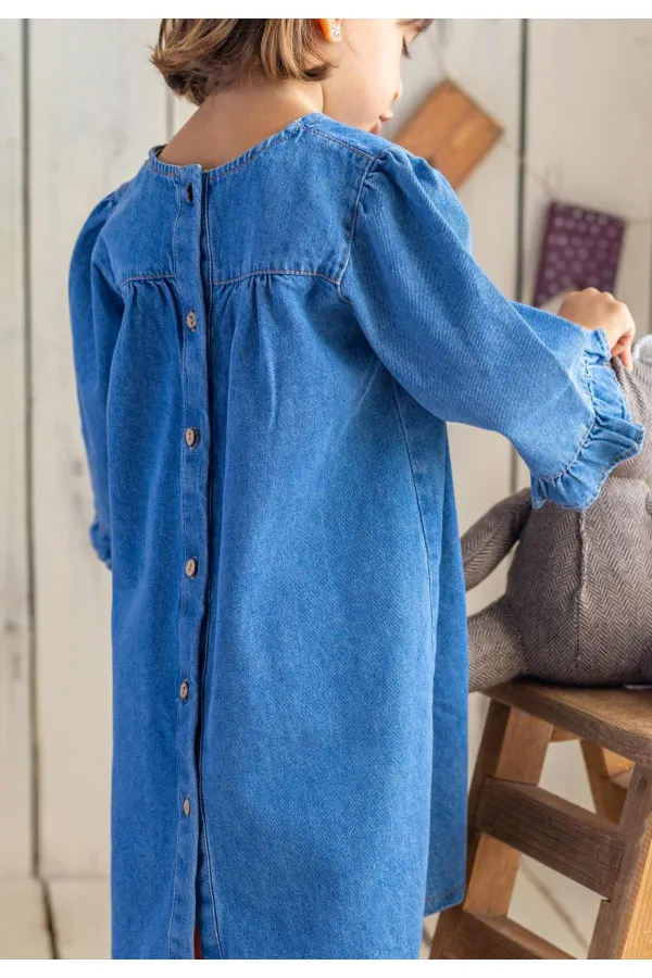 Robe en jean boutonnée au dos, bleue, pour les enfants de 2 à 7 ans.