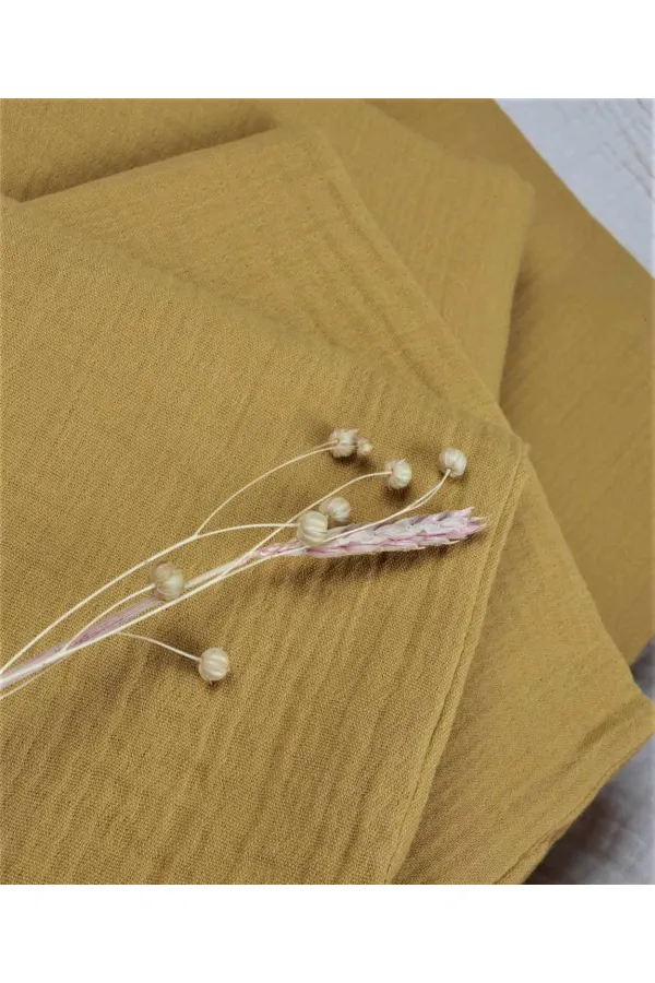 Parure de lit en mousseline avec pochette 100 x 135 cm +/- 3 cm, drap-housse 120 x 150 cm, taie d'oreiller 35 x 45 cm, jaune moutarde