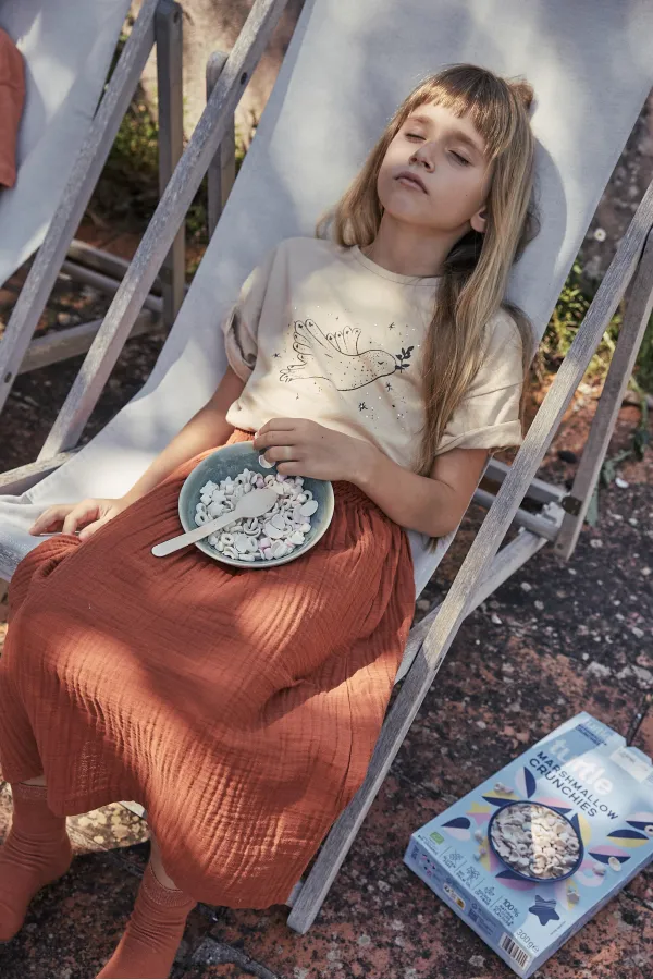 Ensemble jupe et jupe en mousseline beige à imprimé oiseaux et détails en pierre, pour enfants de 2 à 8 ans.