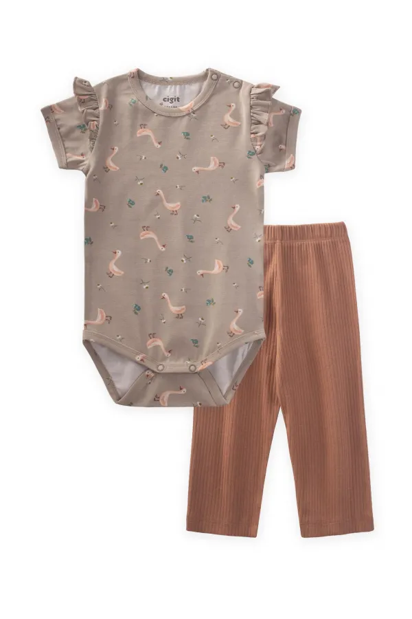 Desenli Omuzu Fırfırlı Zıbın Takım 0-3 Yaş Ördek Desen