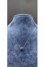 Collier minimaliste argenté à motif papillon