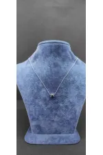Collier minimaliste argenté à motif papillon