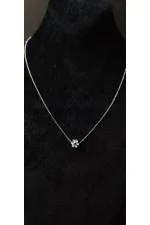 Minimal Çiçek Figürlü Kolye