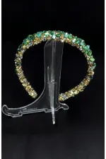 Yeşil Taşlı İnce Taç – Altın Tonlu El Yapımı Özel Tasarım Saç Aksesuarı