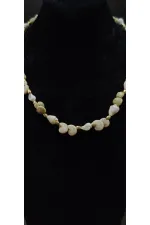 Collier de perles pour femme avec détail coquillage