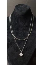 Collier double pour femme à motif géométrique carré