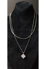 Collier double pour femme à motif géométrique carré
