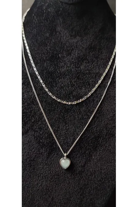 Collier argenté à double chaîne avec pendentif cœur