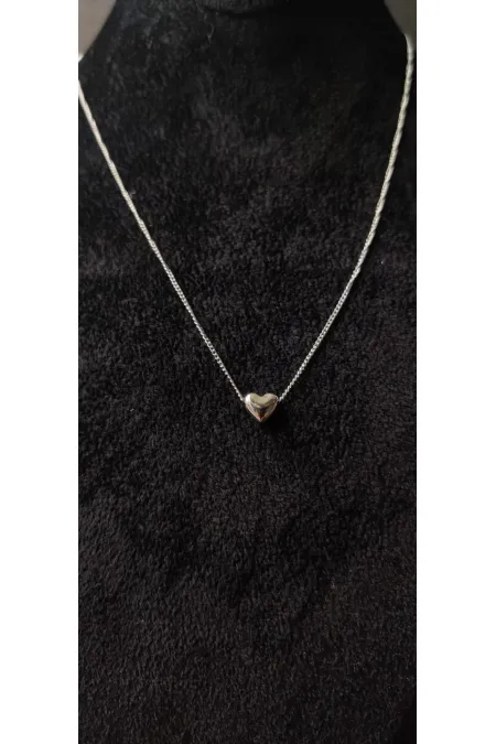 Collier minimaliste argenté brillant en forme de cœur