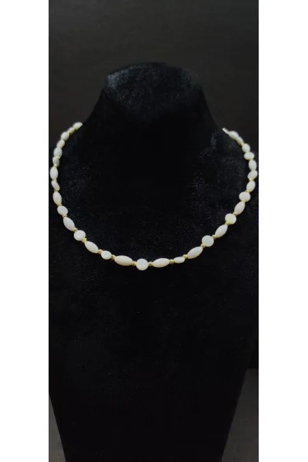 Collier pour femme avec perles imitation pierre naturelle